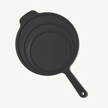 Load image into Gallery viewer, Made In Frying Pan Silicone Universal Lid (Graphite)