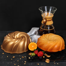 Load image into Gallery viewer, Pinwheel Bundt Cake Pan 9.5"