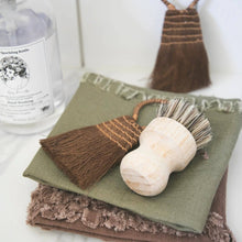 Load image into Gallery viewer, Wood Palm Brush