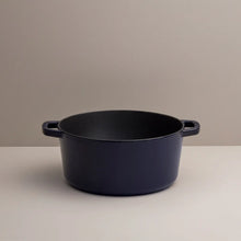 Load image into Gallery viewer, Milo 5.5 Qt Classic Dutch Oven Navy