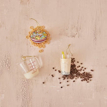 Load image into Gallery viewer, Glass Liquid Measuring Cup with Milk Ornament