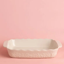 Load image into Gallery viewer, Mason Cash In the Meadow Rectangular Baker Large (9" x 13") Cream