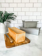 Load image into Gallery viewer, Large Pullman Loaf Pan &amp; Cover | USA Pan
