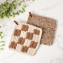 Load image into Gallery viewer, Knitted Pot Holder Brown &amp; Cream (2 styles)

