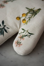 Load image into Gallery viewer, Flora Oven Mitt [Online Only]
