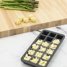 Load image into Gallery viewer, Garlic Freezer Tray [Online Only]
