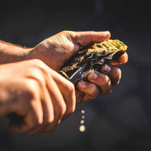 Load image into Gallery viewer, Outset Oyster Knife with Pouch
