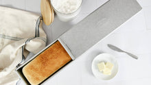 Load image into Gallery viewer, Small Pullman Loaf Pan &amp; Cover | USA Pan
