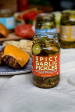 Load image into Gallery viewer, Spicy Garlic Pickles 16oz
