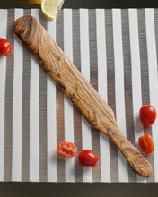Load image into Gallery viewer, Olive Wood Spurtle
