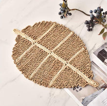 Load image into Gallery viewer, Natural Corn Husk Leaf Shaped Placemats 13" W x 20" L, Set of 4 [Online Only]
