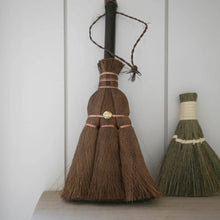 Load image into Gallery viewer, Table Palm Broom with Handle
