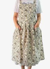 Load image into Gallery viewer, Cotton Flower Apron
