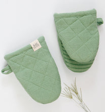 Load image into Gallery viewer, KAF Home Monaco Printed Silicone Mini Mitt-Assorted Colors [Online Only]
