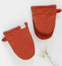 Load image into Gallery viewer, KAF Home Monaco Printed Silicone Mini Mitt-Assorted Colors [Online Only]

