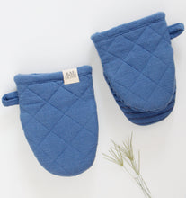 Load image into Gallery viewer, KAF Home Monaco Printed Silicone Mini Mitt-Assorted Colors [Online Only]

