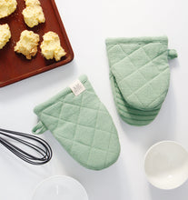 Load image into Gallery viewer, KAF Home Monaco Printed Silicone Mini Mitt-Assorted Colors [Online Only]
