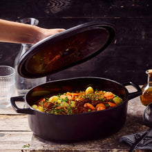 Load image into Gallery viewer, Alva Cast Enamel Oval Dutch Oven Black — 6 QT. [Online Only]

