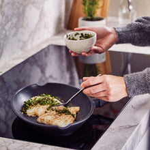 Load image into Gallery viewer, Alva Non-Stick Whole Fish Pan—Black [Online Only]
