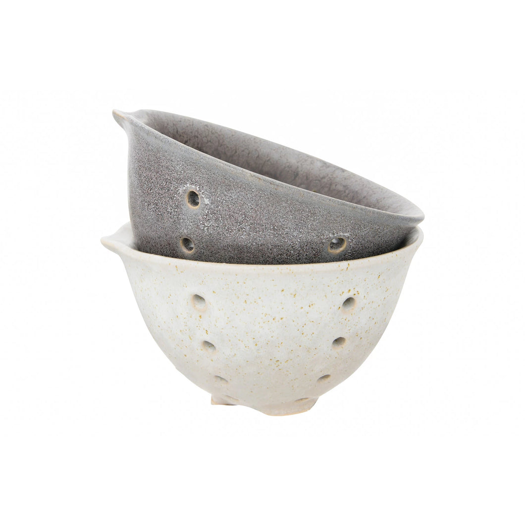 Stoneware Berry Bowl (2 Colors)
