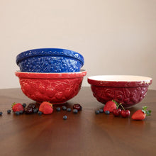Load image into Gallery viewer, Mason Cash S18 Blueberry Mixing Bowl (2.85 Qt)
