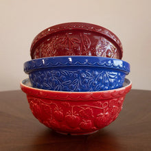 Load image into Gallery viewer, Mason Cash S18 Blueberry Mixing Bowl (2.85 Qt)
