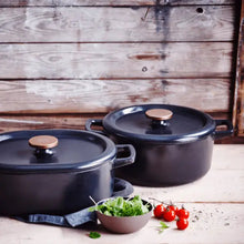 Load image into Gallery viewer, Alva Cast Enamel Round Dutch Oven Black—5 QT. [Online Only]

