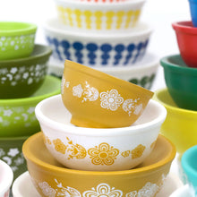 Load image into Gallery viewer, Mini Pyrex-Inspired Mixing Bowls – Retro Stackable Display Set [Online Only]
