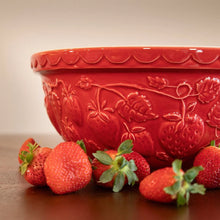 Load image into Gallery viewer, Mason Cash S12 Strawberry Mixing Bowl (4.25 Qt)
