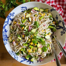 Load image into Gallery viewer, Valente Roasted Garlic and Basil Linguine Pasta
